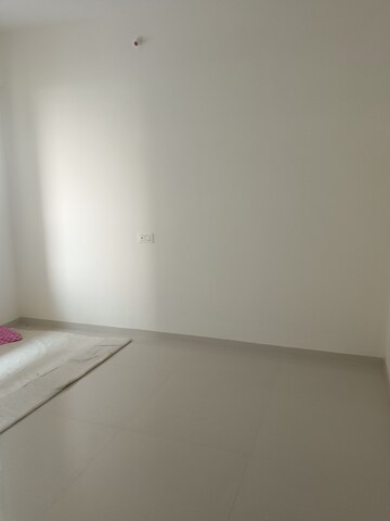 Room in 1 BHK Apartment at Ajmera Crosstown One, Kalyan West – for Rent