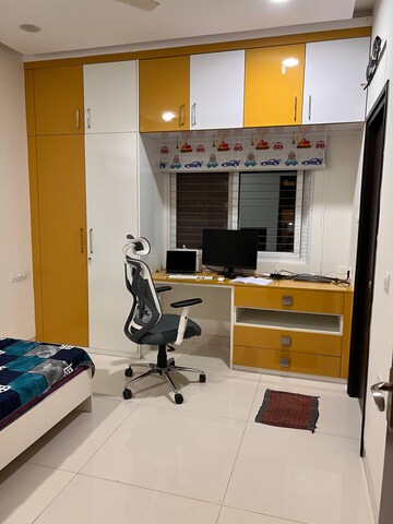 Room in 3 BHK Apartment at Honer Aquantis, Gopanpally – for Rent