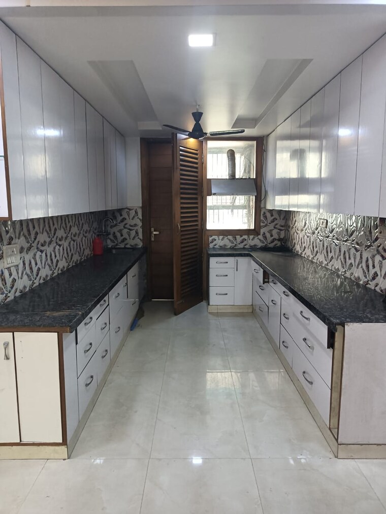 Kitchen, ashoka niketan 3 Bedroom 2000 Sq.Ft. Builder Floor In Ashoka Niketan Delhi 9505246