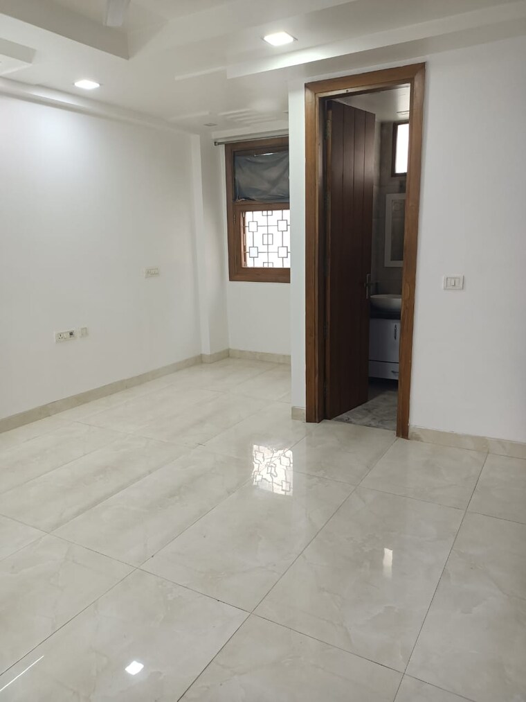 Room, ashoka niketan 3 Bedroom 2000 Sq.Ft. Builder Floor In Ashoka Niketan Delhi 9505246