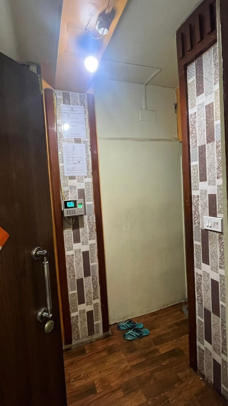 undefined, rabindra sarovar Commercial Office Space 1000 Sq.Ft. In Rabindra Sarovar Kolkata 9505350