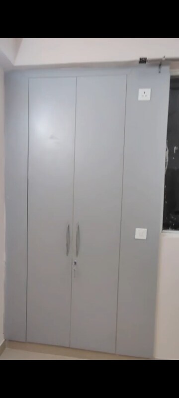 Furnished Amenities in 3 BHK Apartment at Amrapali Golf Homes, Sector 4 Greater Noida – for Rent