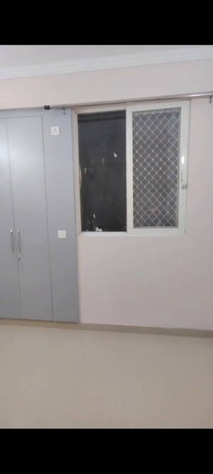 Bathroom in 3 BHK Apartment at Amrapali Golf Homes, Sector 4 Greater Noida – for Rent