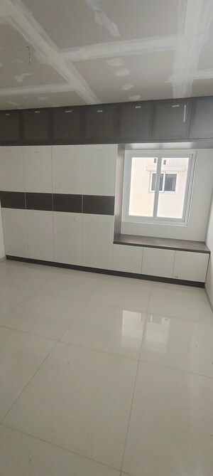 Room in 3 BHK Apartment at Rajapushpa Provincia, Narsingi – for Rent