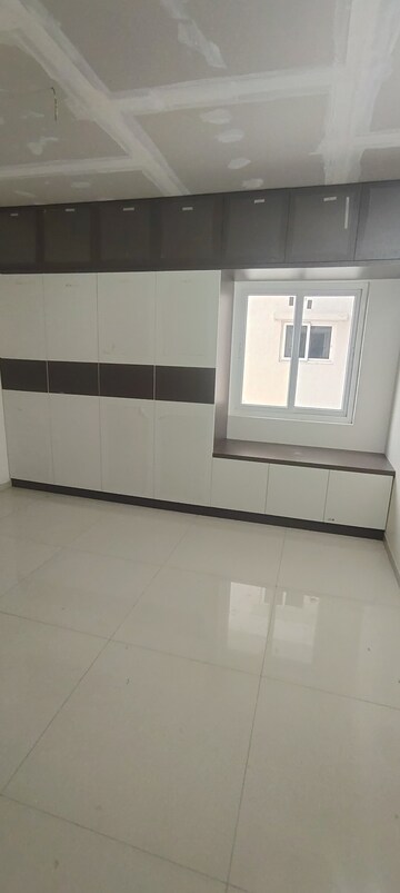 Room in 3 BHK Apartment at Rajapushpa Provincia, Narsingi – for Rent