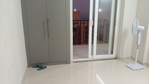 Room in 2 BHK Apartment at Tata Eureka Park, Sector 150 – for Rent