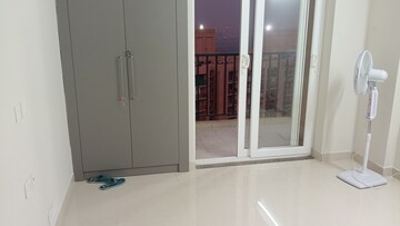 Room in 2 BHK Apartment at Tata Eureka Park, Sector 150 – for Rent