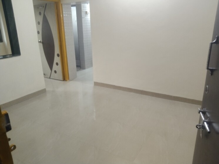 Room, the-best-sanman-chs 1.5 Bedroom 500 Sq.Ft. Apartment In Goregaon West Mumbai 9505697