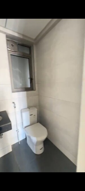 Master Bedroom in 2 BHK Apartment at Kalpataru Paramount, Kapur Bawdi – for Rent