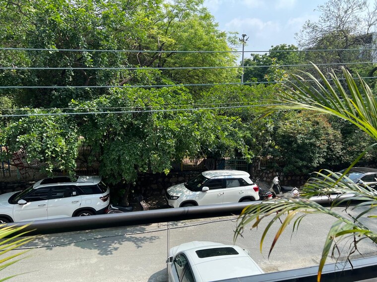 Balcony, shivalik colony 3 Bedroom 200 Sq.Yd. Builder Floor In Shivalik Colony Delhi 9505955