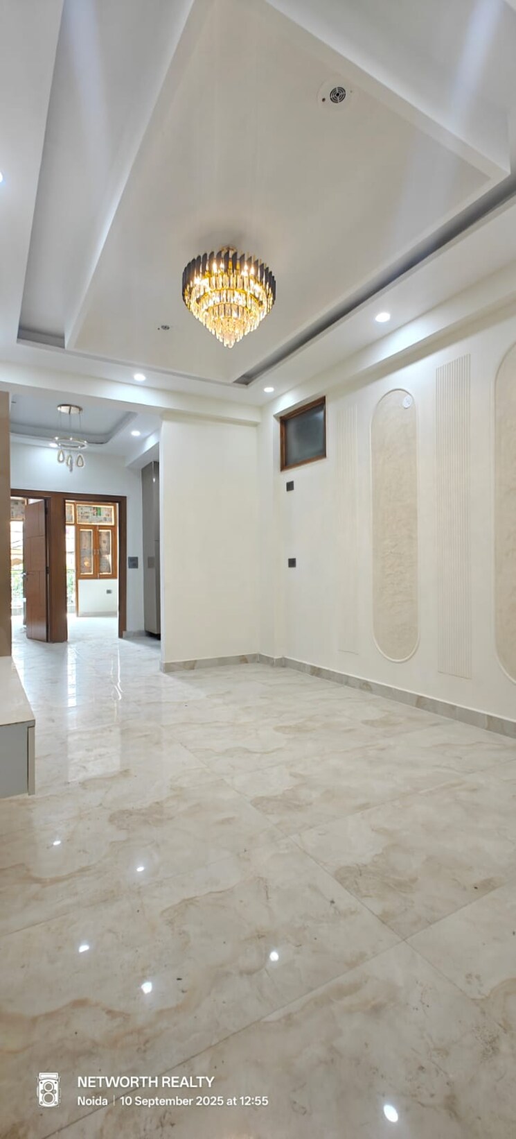 Room, sector 73 3 Bedroom 1400 Sq.Ft. Builder Floor In Sector 73 Noida 9505924