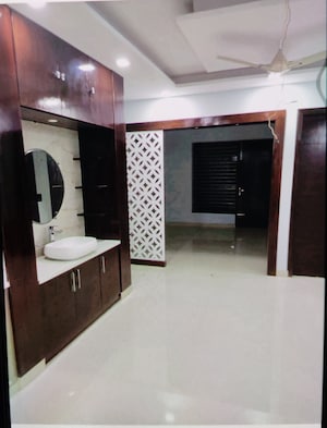  3 BHK Builder Floor at Sector 9 – for Rent