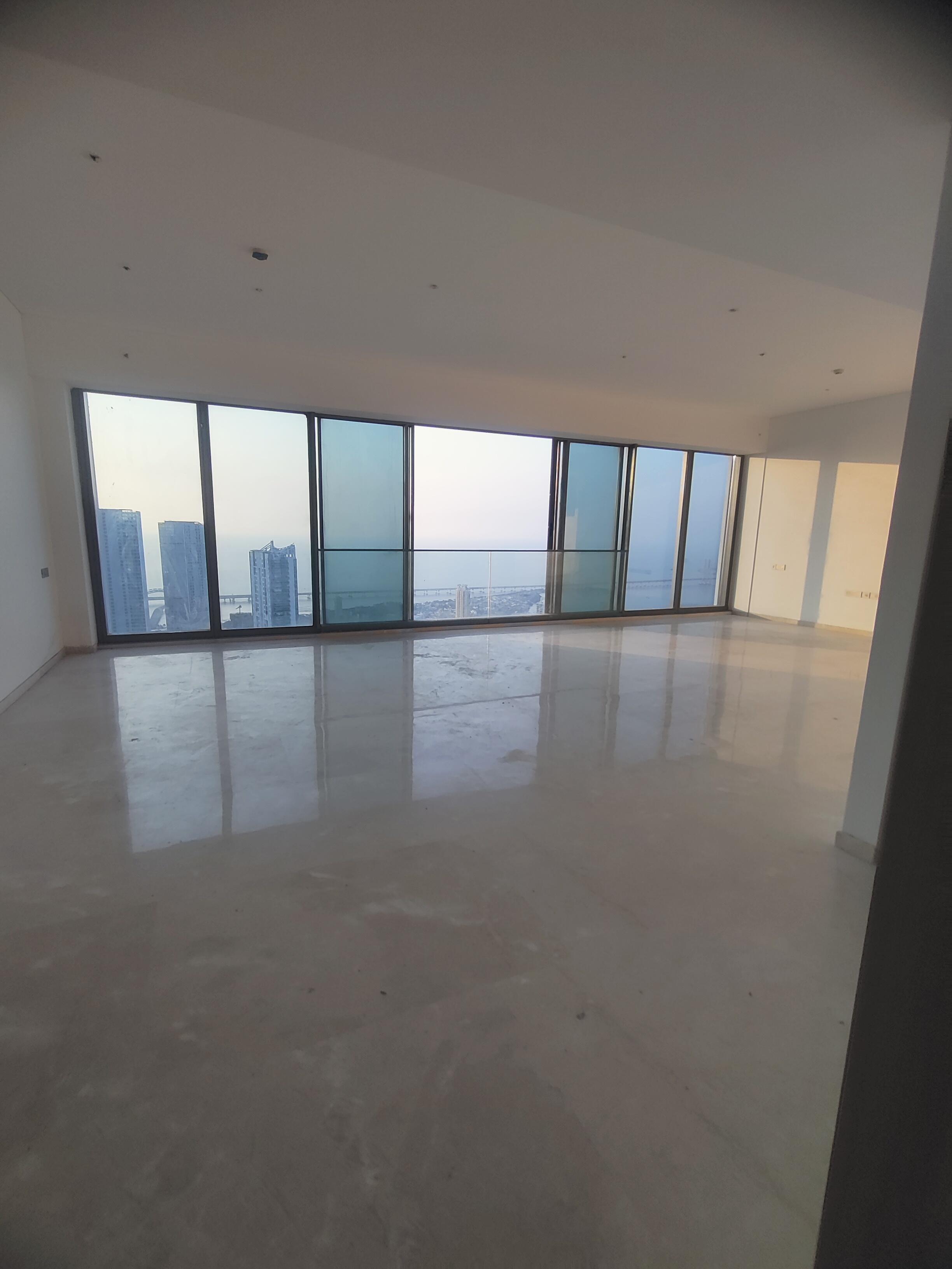 5 BHK + Servant Room Apartment For Rent in Rustomjee Crown