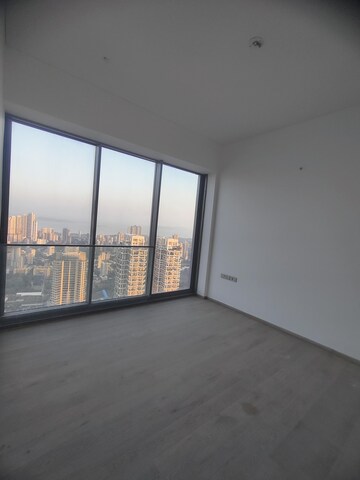 Room in 5 BHK Apartment at Rustomjee Crown, Prabhadevi – for Rent