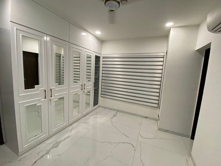 Room, bandra west 3 Bedroom 1100 Sq.Ft. Apartment In Bandra West Mumbai 9505995