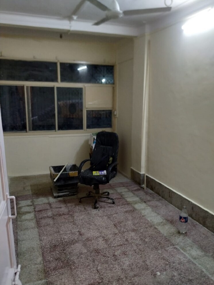 Room, khar west 1 Bedroom 500 Sq.Ft. Apartment In Khar West Mumbai 9506018