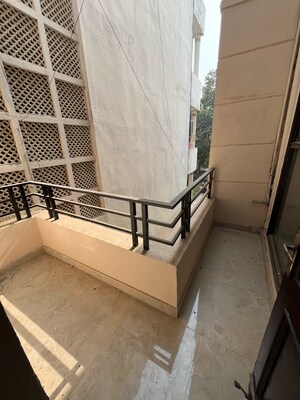  3 BHK Builder Floor at Ansal Sushant Lok I, Sector 43 – for Rent