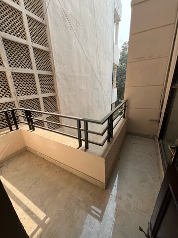 Staircase in 3 BHK Builder Floor at Ansal Sushant Lok I, Sector 43 – for Rent