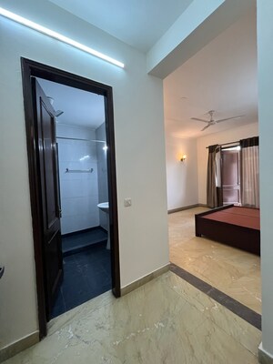 Room in 3 BHK Builder Floor at Ansal Sushant Lok I, Sector 43 – for Rent