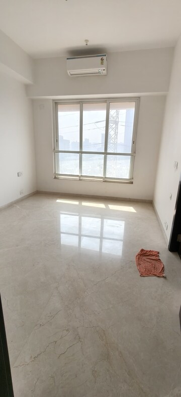 Room in 3 BHK Apartment at Kalpataru Radiance, Goregaon West – for Sale