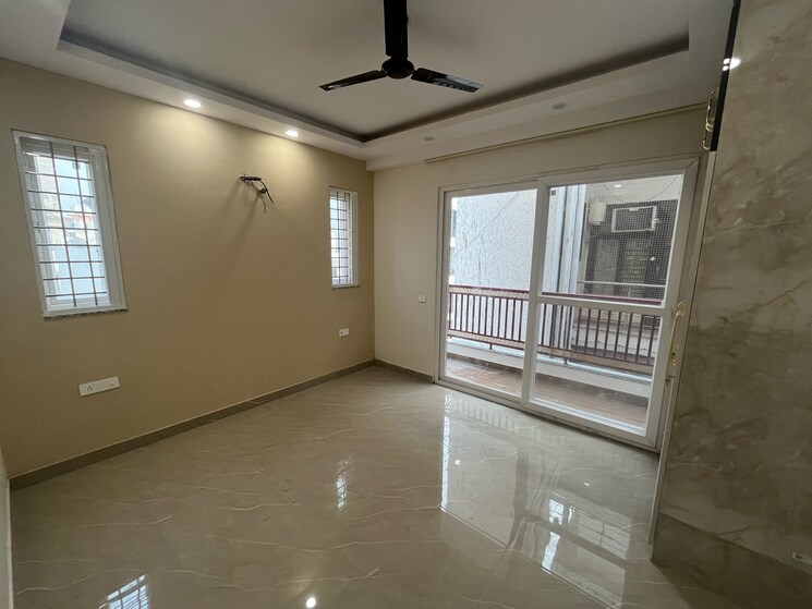 Room, ardee-mall 3 Bedroom 1745 Sq.Ft. Builder Floor In Sector 52a Gurgaon 9506028