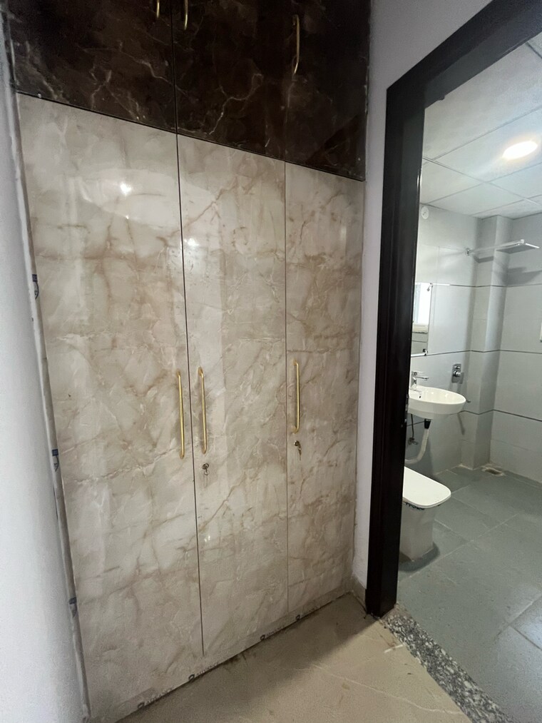 Bathroom, ardee-mall 3 Bedroom 1745 Sq.Ft. Builder Floor In Sector 52a Gurgaon 9506028