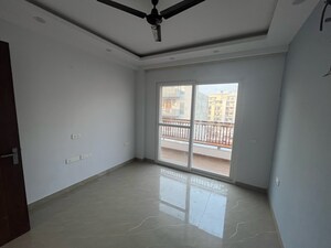Bedroom in 3 BHK Builder Floor at Ardee Mall, Sector 52a – for Rent