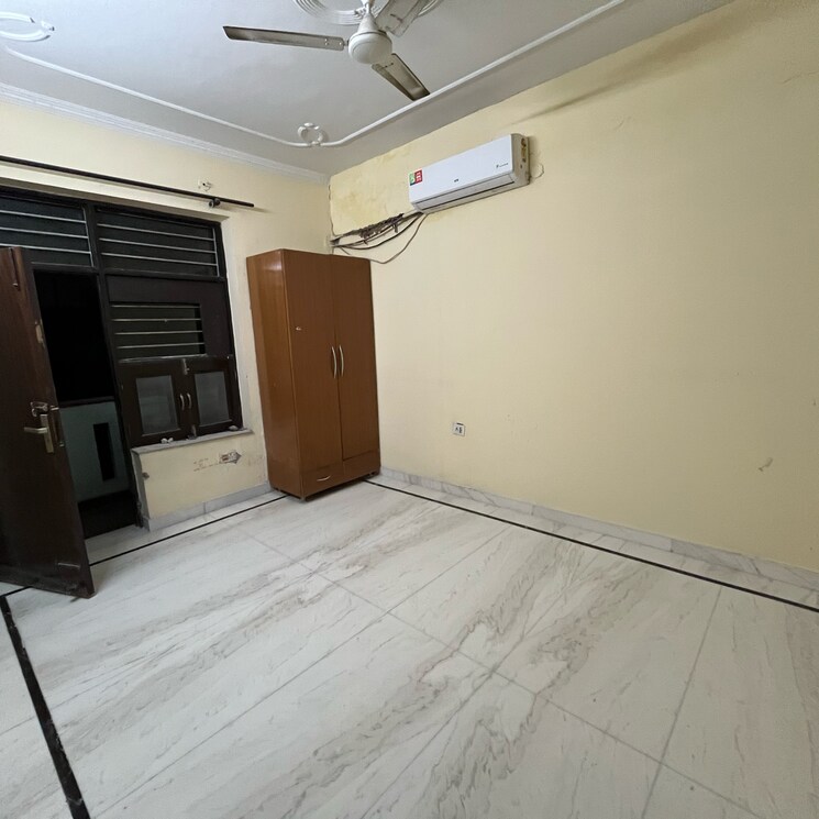 Room, sector 45 2 Bedroom 1245 Sq.Ft. Builder Floor In Sector 45 Gurgaon 9506043