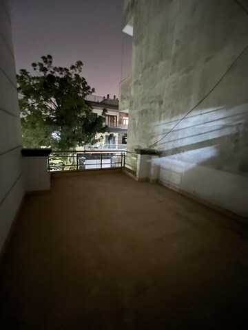 Room in 2.5 BHK Builder Floor at Sector 45 – for Rent