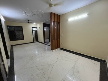 Room in 2.5 BHK Builder Floor at Sector 45 – for Rent