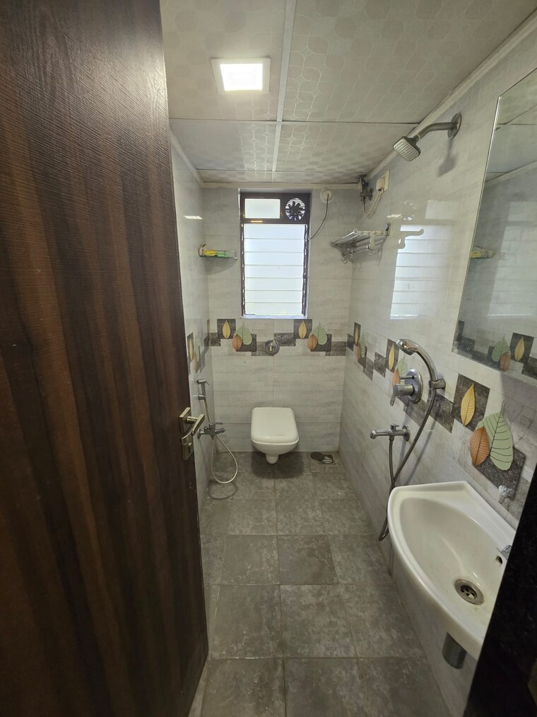 Bathroom, ameet-tower 2.5 Bedroom 776 Sq.Ft. Apartment In Chembur Mumbai 9506070