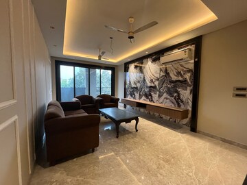 Living Room in 4 BHK Builder Floor at Ansal Sushant Lok I, Sector 43 – for Rent