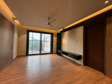 Room in 4 BHK Builder Floor at Ansal Sushant Lok I, Sector 43 – for Rent