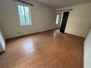 Room in 4 BHK Apartment at Bestech Park View City 2, Sector 49 – for Rent