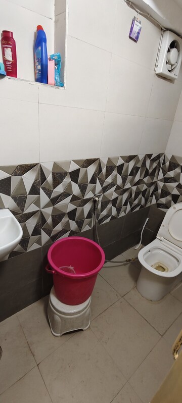 Bathroom in 1 BHK Apartment at Golf Links – for Rent