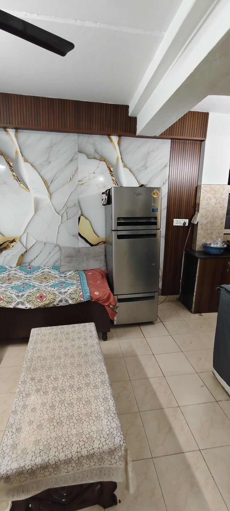 Living Room, golf links 1 Bedroom 500 Sq.Ft. Apartment In Golf Links Delhi 9506093