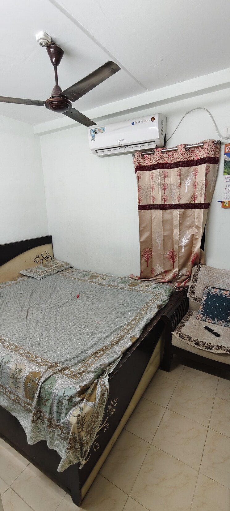 Bedroom, golf links 1 Bedroom 500 Sq.Ft. Apartment In Golf Links Delhi 9506093