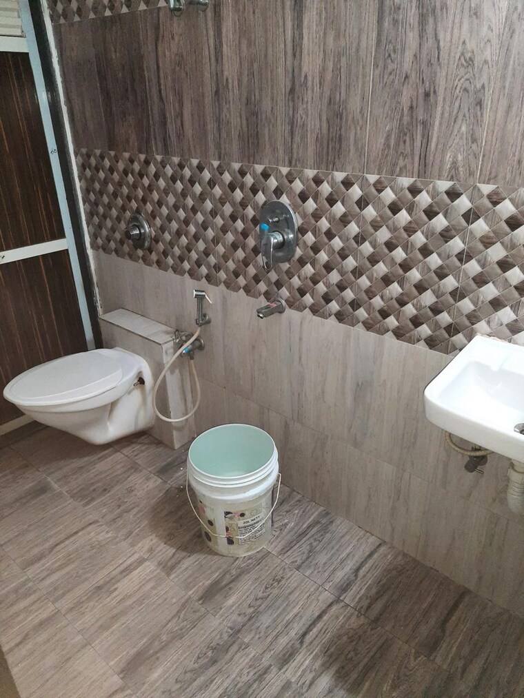 Attached Bathroom, ulwe sector 9 3 Bedroom 1400 Sq.Ft. Apartment In Ulwe Sector 9 Navi Mumbai 9506146