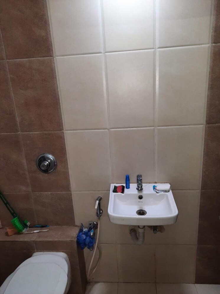 Bathroom, ulwe sector 9 3 Bedroom 1400 Sq.Ft. Apartment In Ulwe Sector 9 Navi Mumbai 9506146