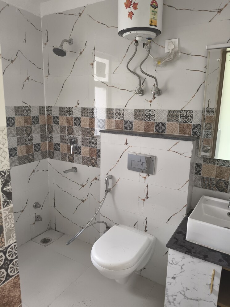 Bathroom, pareena-coban-residences 3 Bedroom 1997 Sq.Ft. Apartment In Sector 99a Gurgaon 9506180