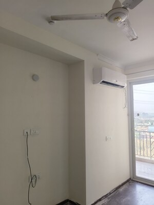 Room in 3 BHK Apartment at Pareena Coban Residences, Sector 99a – for Rent