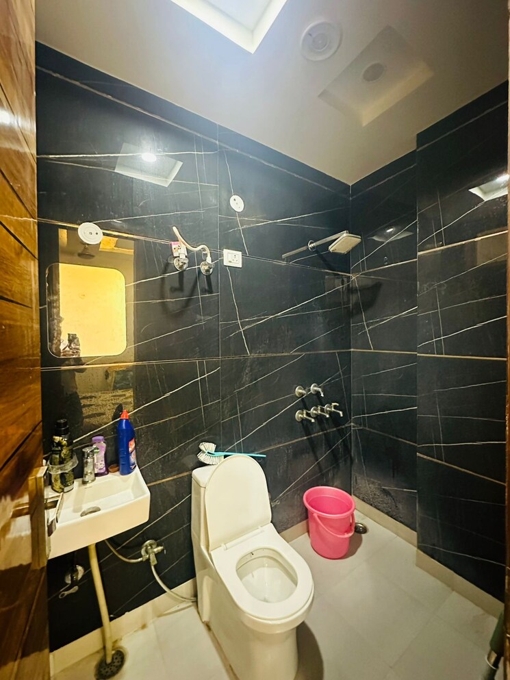 Attached Bathroom, dwarka mor 2 Bedroom 675 Sq.Ft. Builder Floor In Dwarka Mor Delhi 9506229