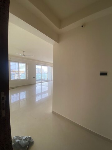 Room in 3 BHK Apartment at Pharande Puneville, Punawale – for Rent