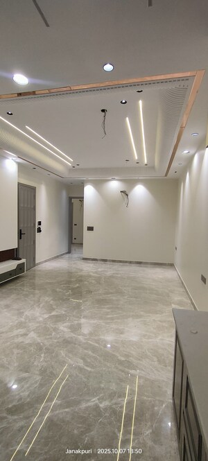 2 BHK Builder Floor For Rent in Janakpuri