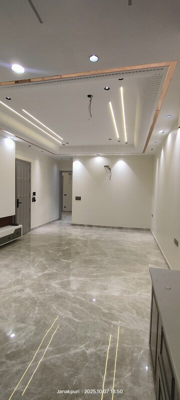 2 BHK Builder Floor For Rent in Janakpuri