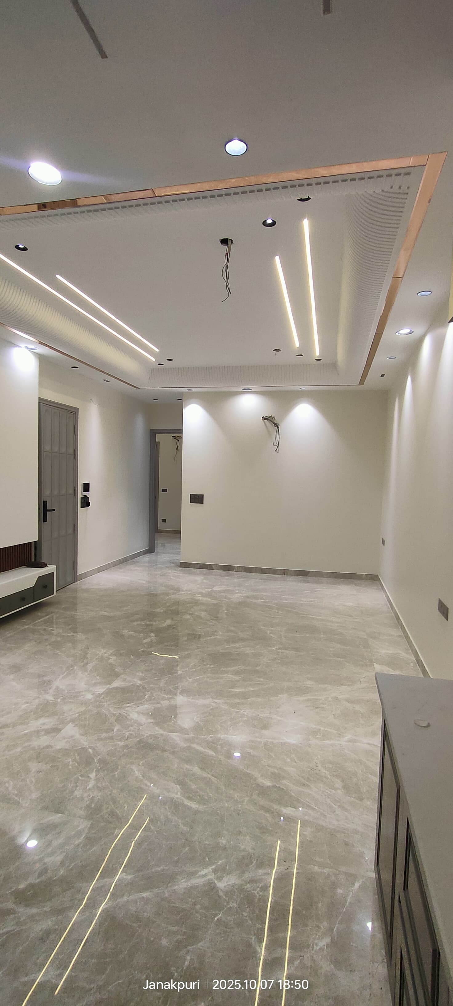 2 BHK Builder Floor For Rent in Janakpuri