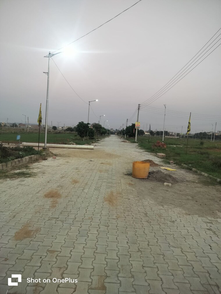 undefined, dera bassi  80 Sq.Yd. Plot In Dera Bassi Mohali 9506240