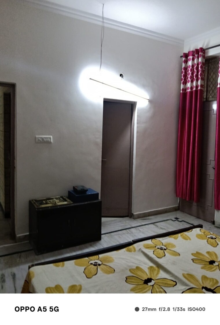 Bedroom, sector 47 3 Bedroom 350 Sq.Mt. Builder Floor In Sector 47 Noida 9506250