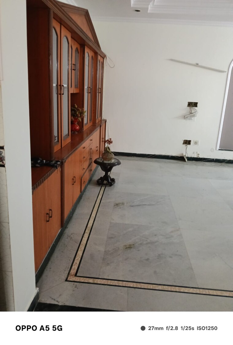 undefined, sector 47 3 Bedroom 350 Sq.Mt. Builder Floor In Sector 47 Noida 9506250