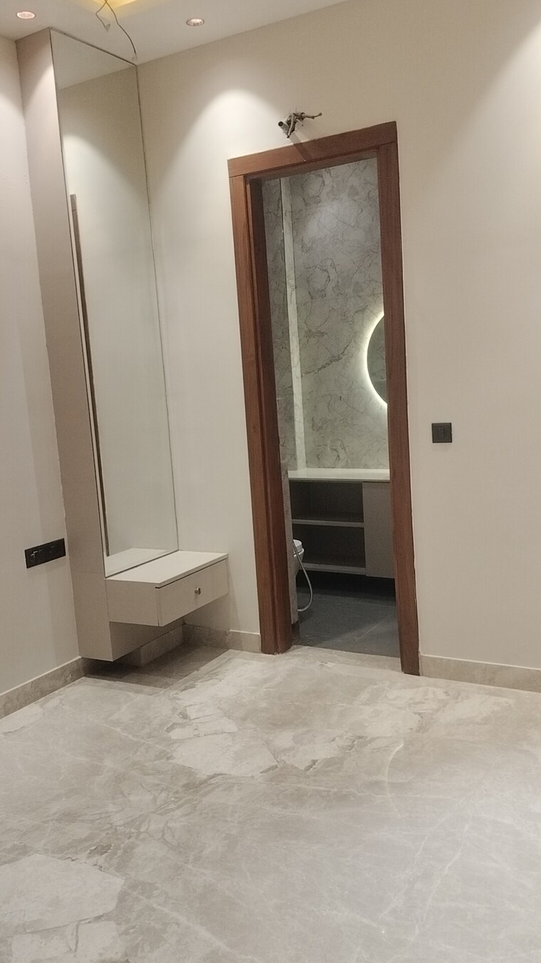 Room, janakpuri 3 Bedroom 1350 Sq.Ft. Builder Floor In Janakpuri Delhi 9506254